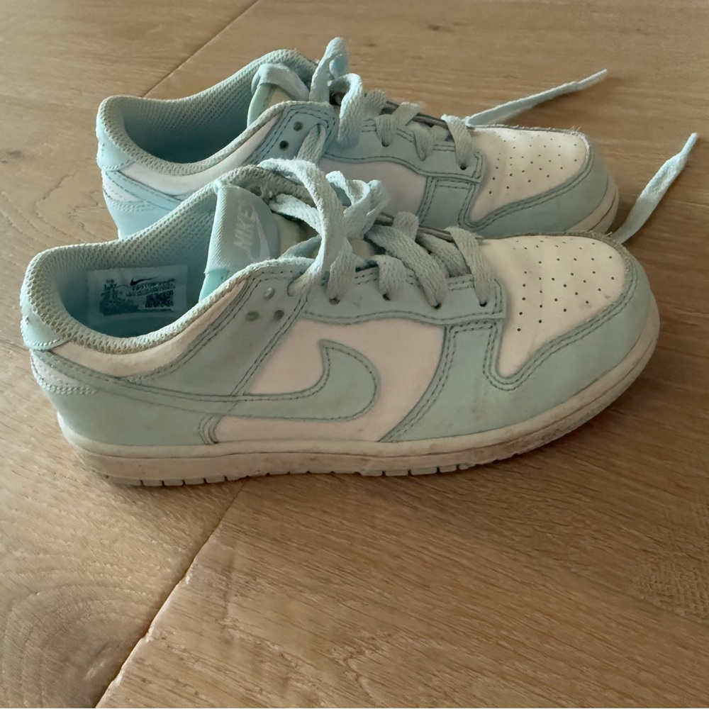 Nike dunk low size 1.5
Worn only a few times